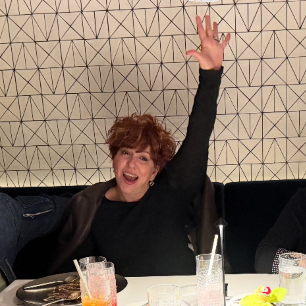MEET YOUR POSHER PAULINE